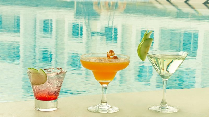 BAR BY THE POOL